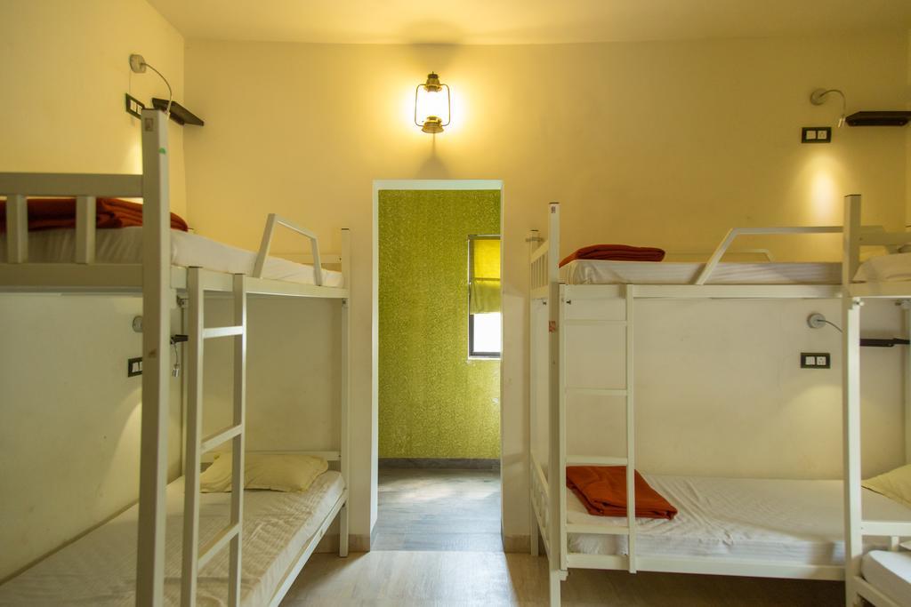 Wanderers Hostel *